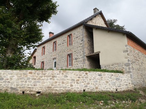 Rénovation maison en pierre dans le puy-de-dôme